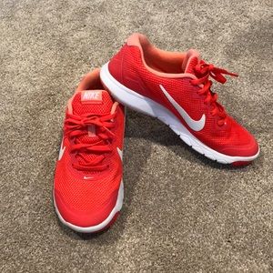 Women’s Nike’s size 7.5
